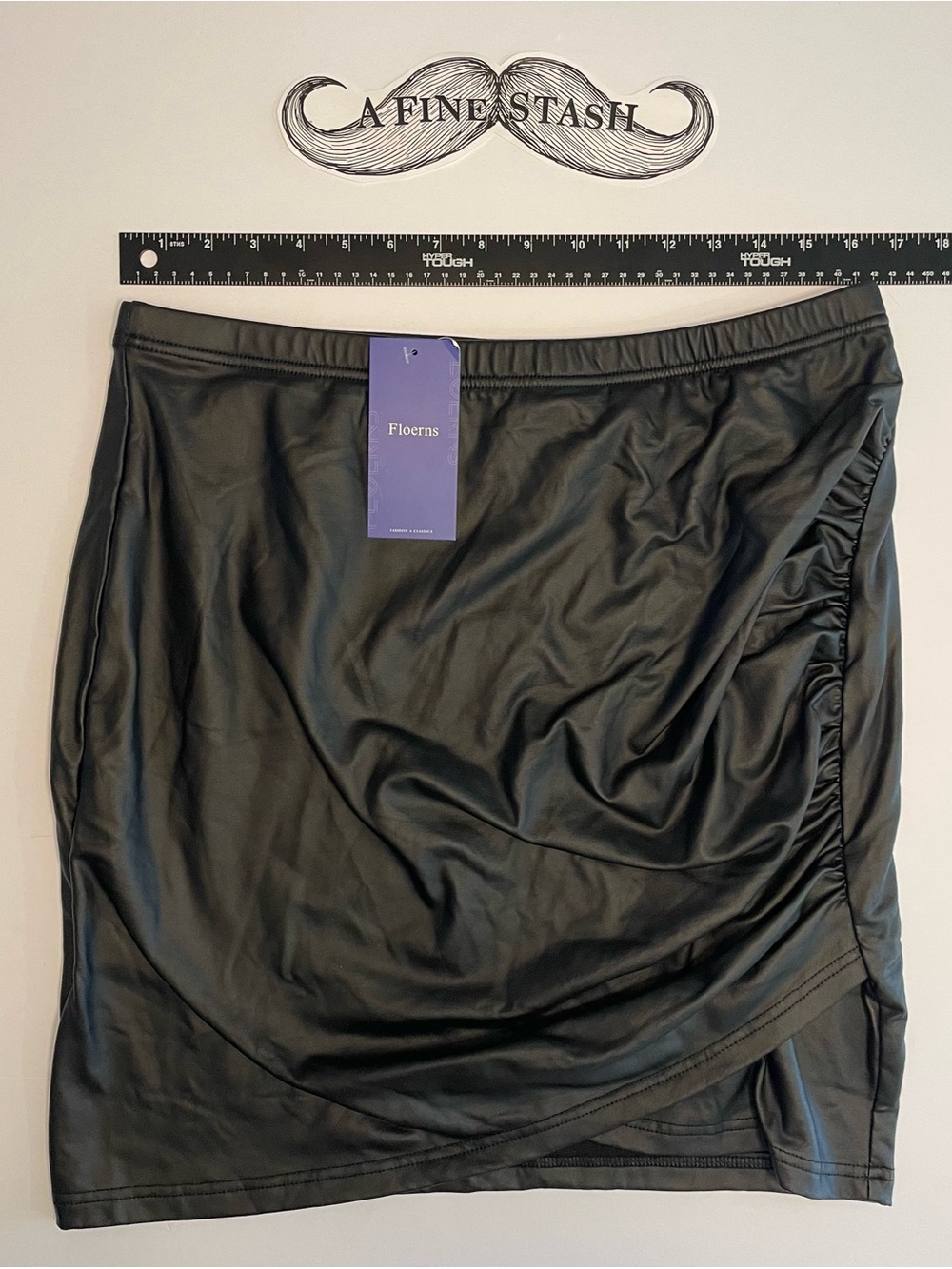 Floerns Black Faux Leather Ruched Mini Skirt